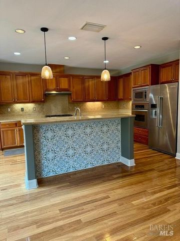 7288 Willow Creek Cir, Vallejo, CA 94591