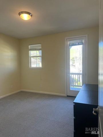 7288 Willow Creek Cir, Vallejo, CA 94591