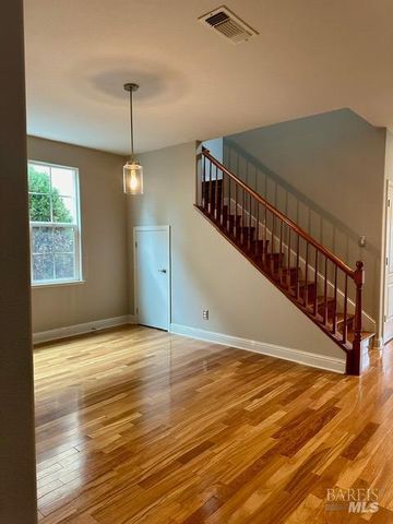 7288 Willow Creek Cir, Vallejo, CA 94591