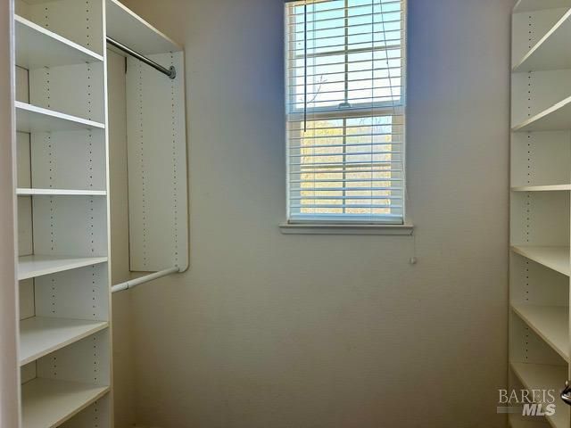 7288 Willow Creek Cir, Vallejo, CA 94591