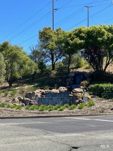 7288 Willow Creek Cir, Vallejo, CA 94591