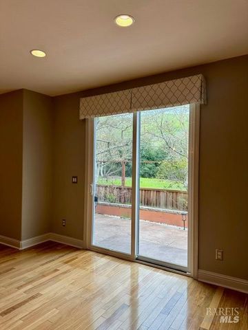 7288 Willow Creek Cir, Vallejo, CA 94591