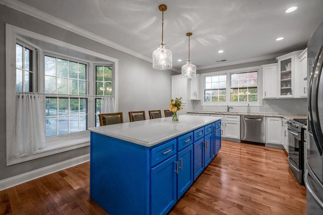 2124 Taborlake Circle, Lexington, KY 40502