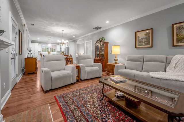 2124 Taborlake Circle, Lexington, KY 40502