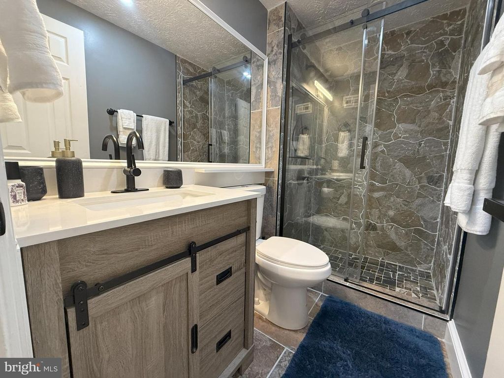 618 LAKEWORTH DR, Gaithersburg, MD 20878