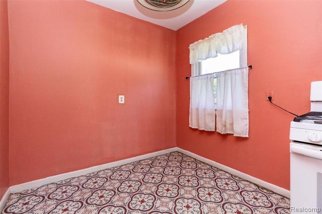 24567 Tallman, Warren, MI 48089