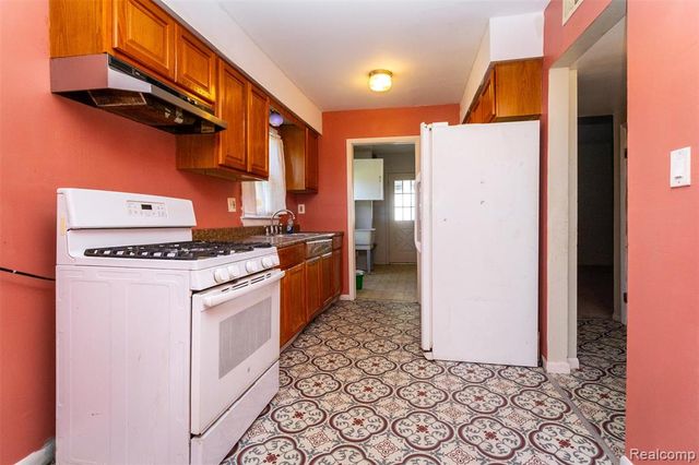 24567 Tallman, Warren, MI 48089