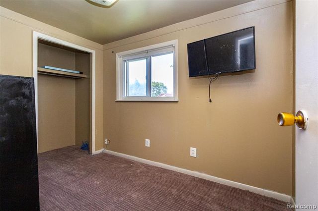 24567 Tallman, Warren, MI 48089