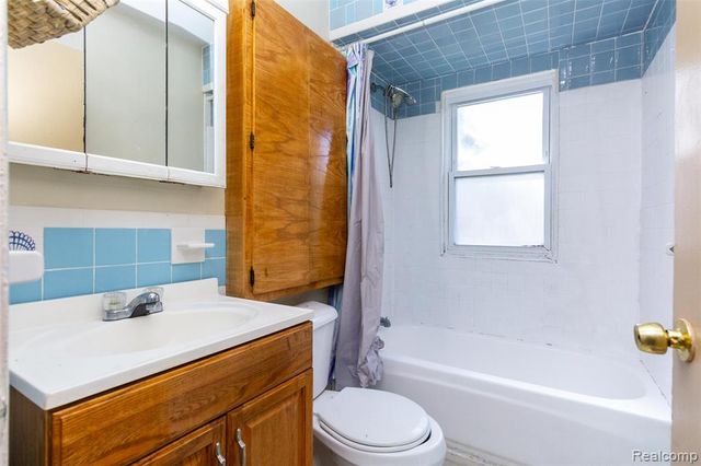 24567 Tallman, Warren, MI 48089