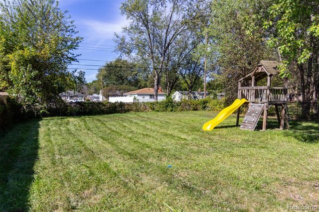 24567 Tallman, Warren, MI 48089