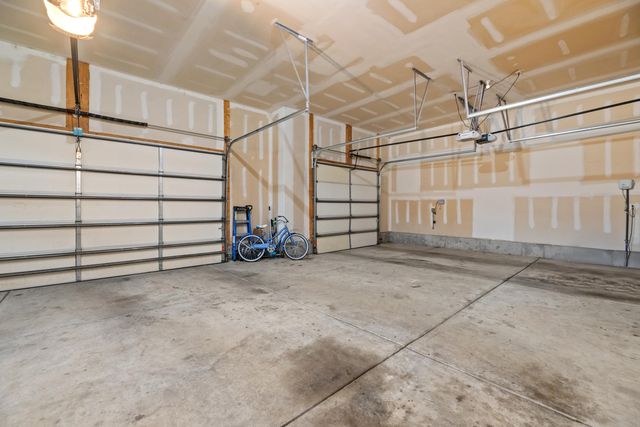 5817 N Edwards Ct, Wichita, KS 67204