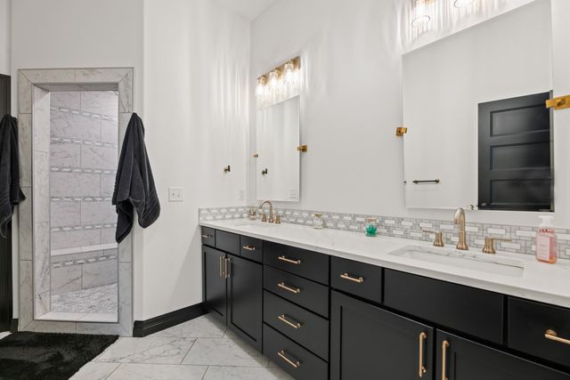 5817 N Edwards Ct, Wichita, KS 67204