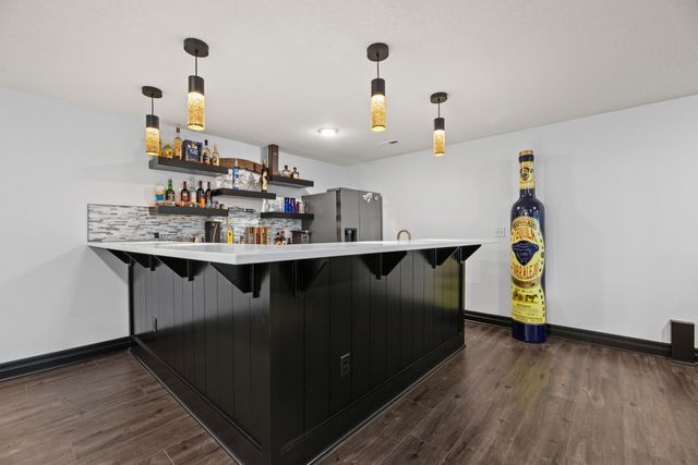 5817 N Edwards Ct, Wichita, KS 67204