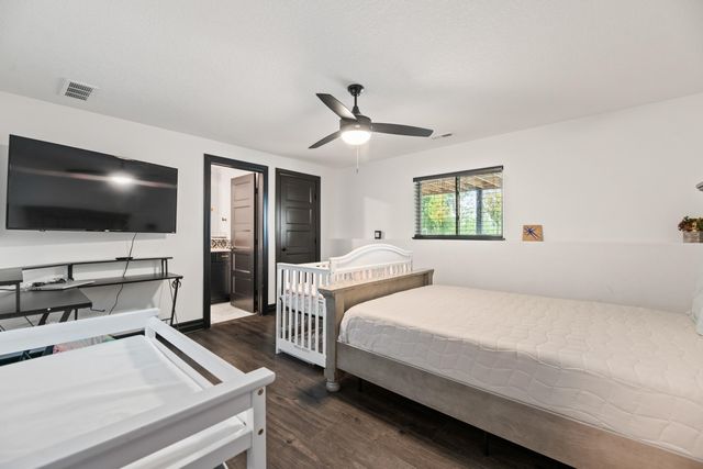 5817 N Edwards Ct, Wichita, KS 67204