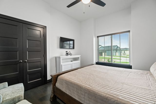 5817 N Edwards Ct, Wichita, KS 67204