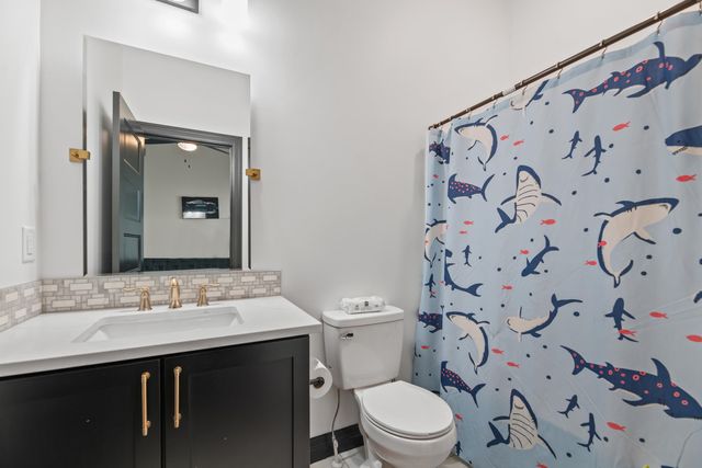 5817 N Edwards Ct, Wichita, KS 67204