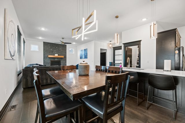 5817 N Edwards Ct, Wichita, KS 67204