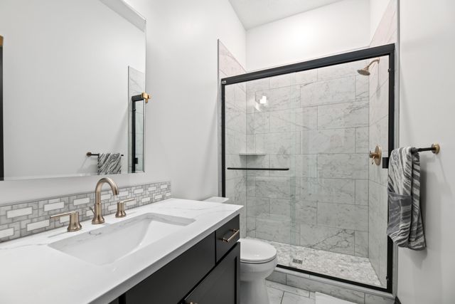 5817 N Edwards Ct, Wichita, KS 67204