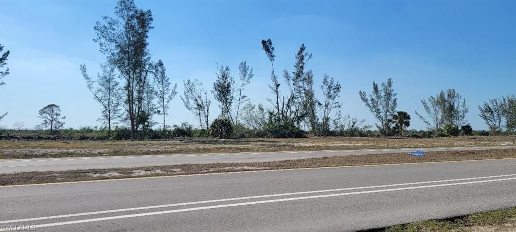 Image 5 of property listing at 7 Old Burnt Store RD N, Cape Coral, FL 33993