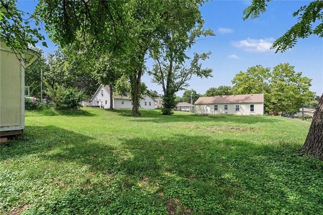 1405 E 133rd Street, Grandview, MO 64030