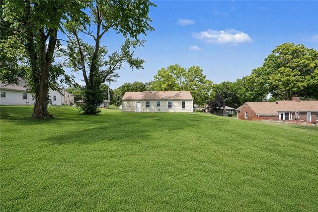 1405 E 133rd Street, Grandview, MO 64030