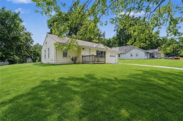 1405 E 133rd Street, Grandview, MO 64030