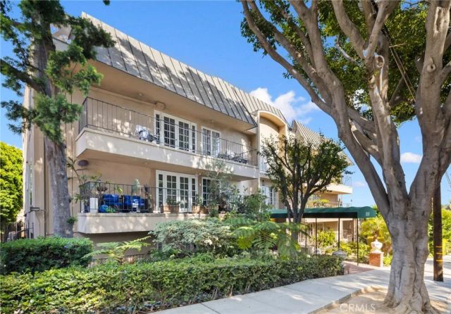 1010 Palm Avenue 207, West Hollywood, CA 90069