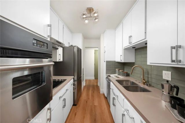 1010 Palm Avenue 207, West Hollywood, CA 90069