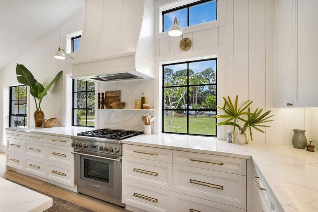 8386 7th Place S, West Palm Beach, FL 33411