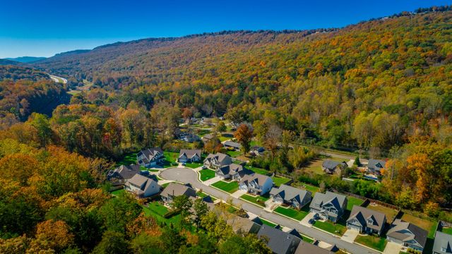 530 Deer Valley Drive, Hixson, TN 37343