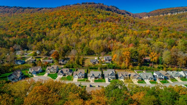 530 Deer Valley Drive, Hixson, TN 37343