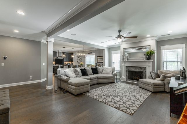 530 Deer Valley Drive, Hixson, TN 37343