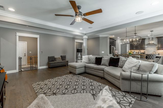 530 Deer Valley Drive, Hixson, TN 37343