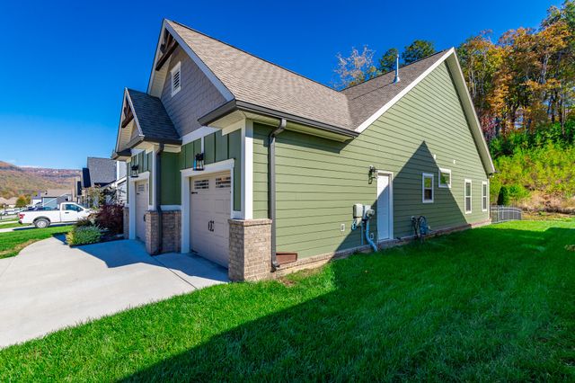 530 Deer Valley Drive, Hixson, TN 37343