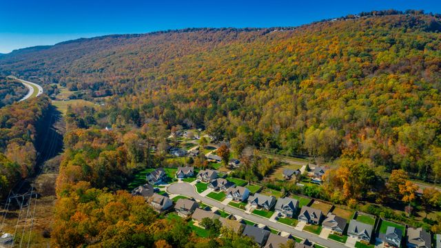 530 Deer Valley Drive, Hixson, TN 37343