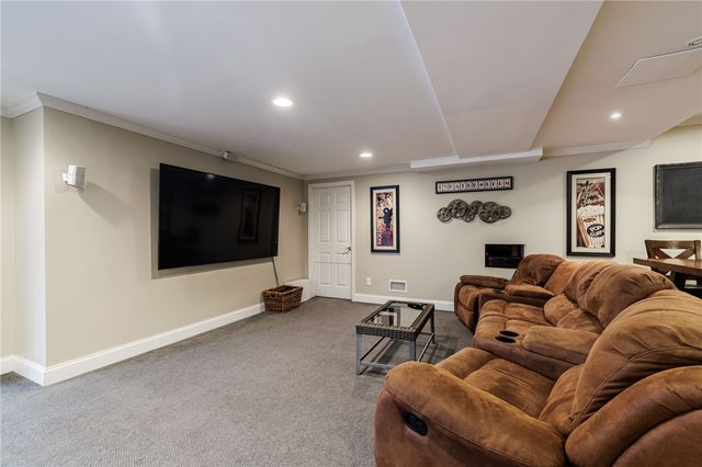 162 Millford Crossing, Penfield, NY 14526