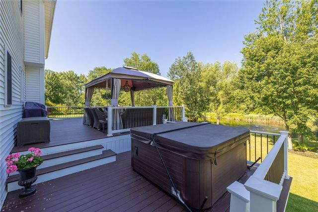 162 Millford Crossing, Penfield, NY 14526