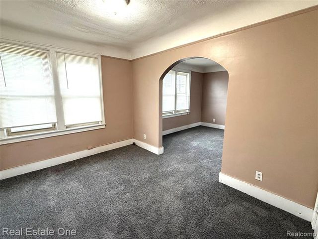 4700 Curtis Street 2W, Dearborn, MI 48126