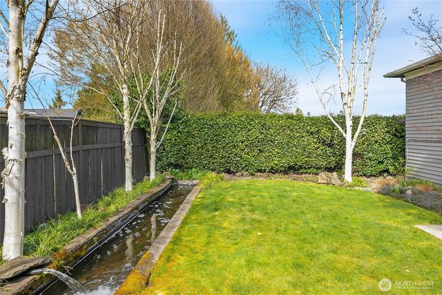 2407 11th Avenue E, Seattle, WA 98102