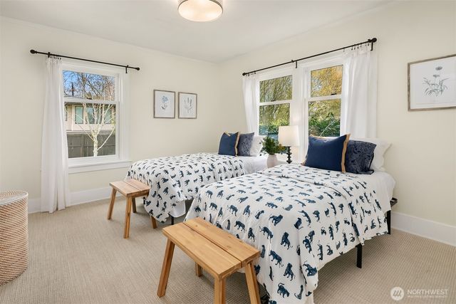 2407 11th Avenue E, Seattle, WA 98102