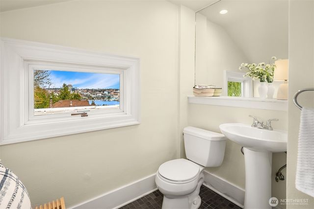 2407 11th Avenue E, Seattle, WA 98102