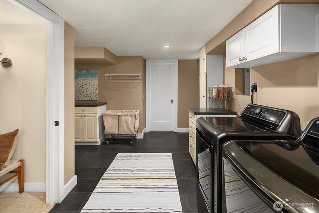 2407 11th Avenue E, Seattle, WA 98102