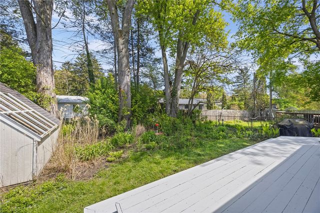 202 Clovercrest Drive, Brighton, NY 14618
