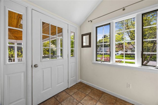 202 Clovercrest Drive, Brighton, NY 14618
