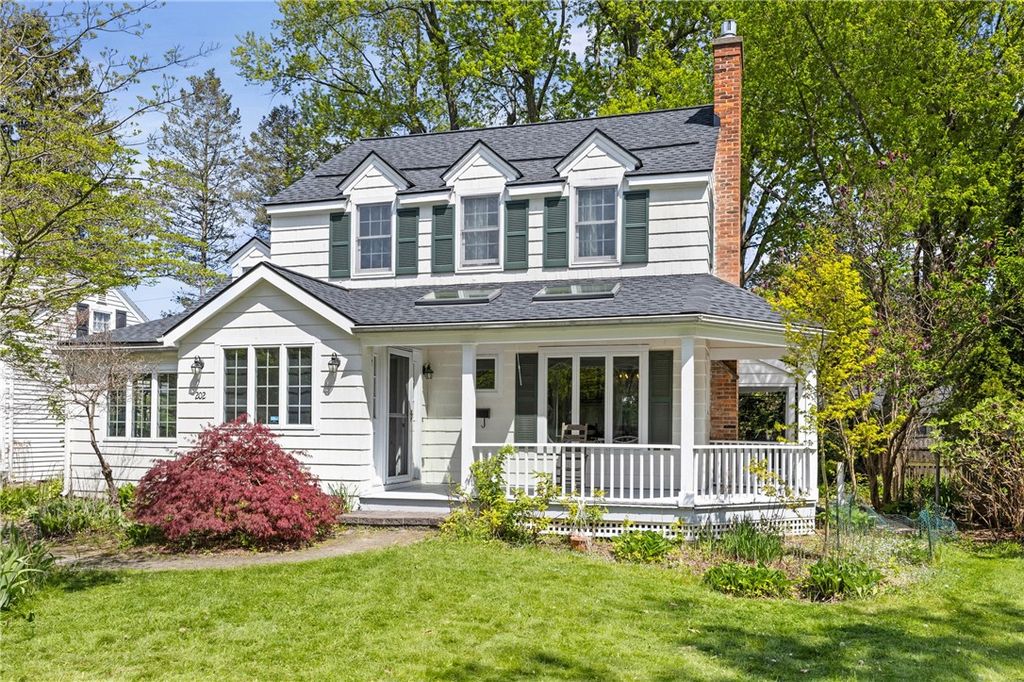202 Clovercrest Drive, Brighton, NY 14618