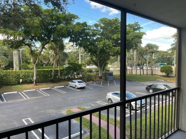 203 Foxtail Drive D2, Greenacres, FL 33415