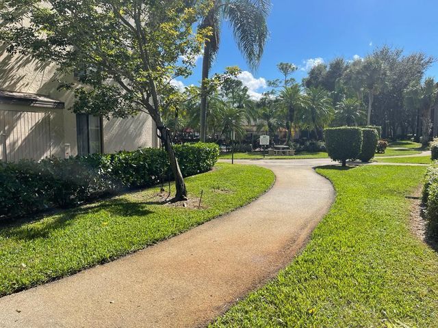 203 Foxtail Drive D2, Greenacres, FL 33415