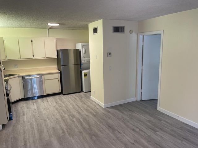 203 Foxtail Drive D2, Greenacres, FL 33415