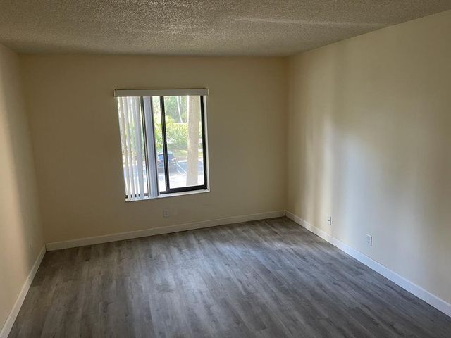 203 Foxtail Drive D2, Greenacres, FL 33415