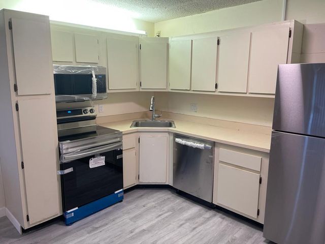 203 Foxtail Drive D2, Greenacres, FL 33415
